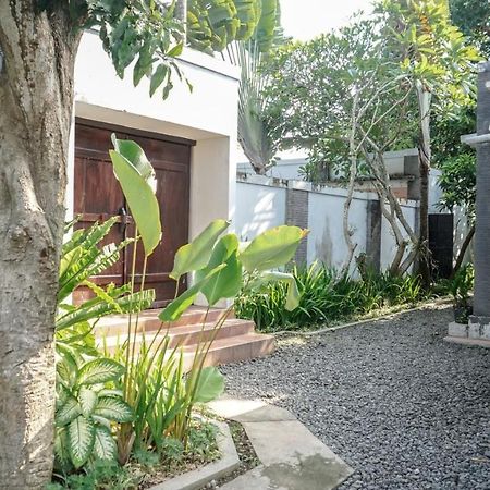 Villa Dende Lombok Tanjungkarang エクステリア 写真